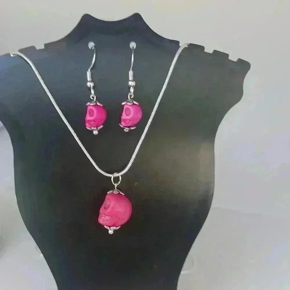 Skull Flowers and Pink Howlite Turquoise Skull Earrings and Necklace Set - Picture 1 of 5